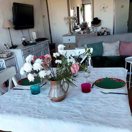 Chambre Chez L'Habitante Avec Salle De Bain Et Cuisine Communes - Presence D'Un Chat Μπορντό Εξωτερικό φωτογραφία